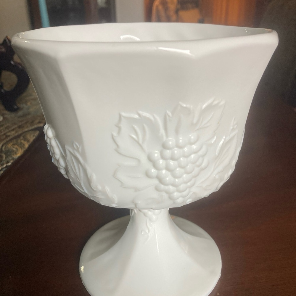 VTG Indiana Glass Colony Harvest Grape milk glass compote candy dish planter